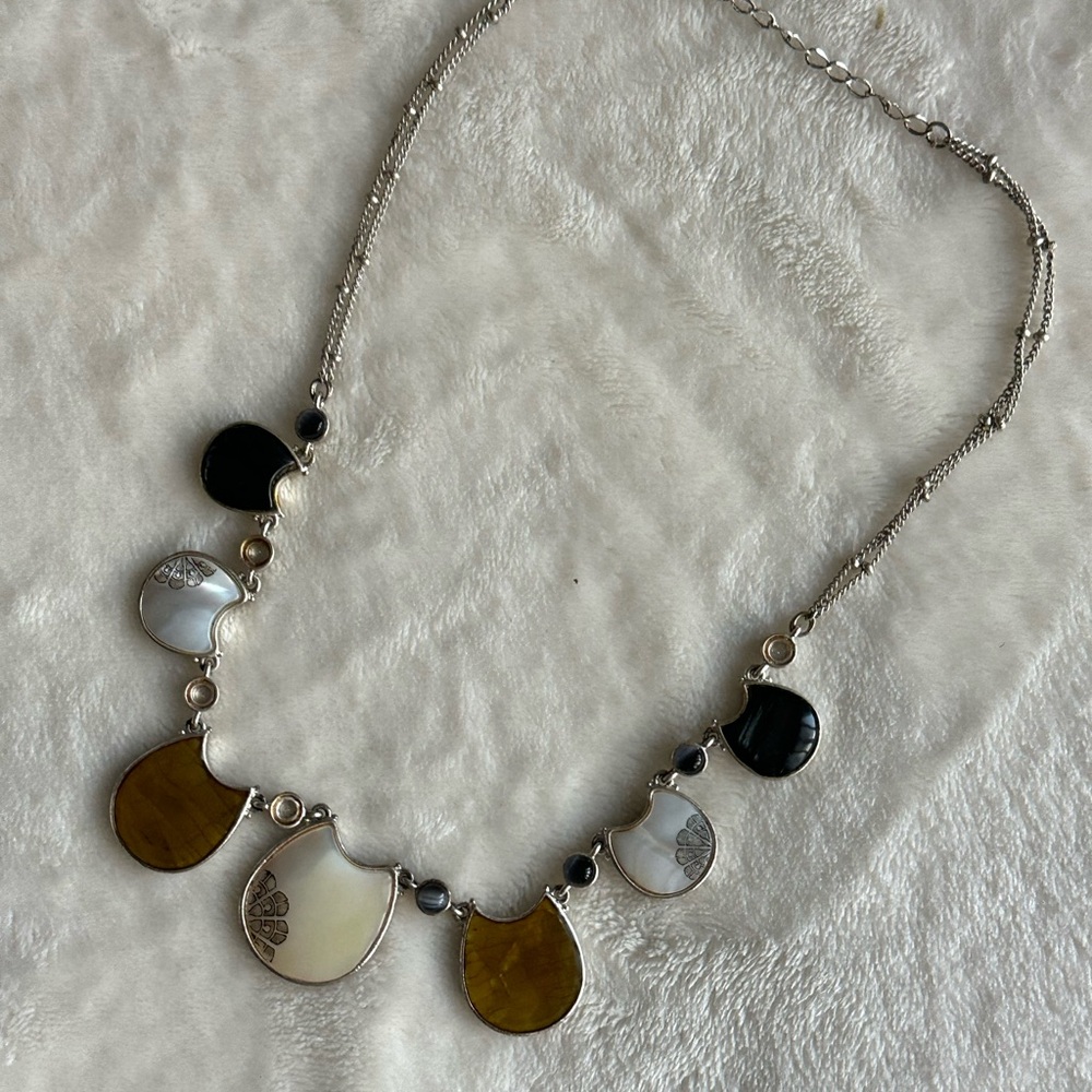 Elegant Multi-Color Pendant Necklace